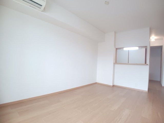 オーブ　メゾン　アミナ　Ｂ棟の居間・リビング