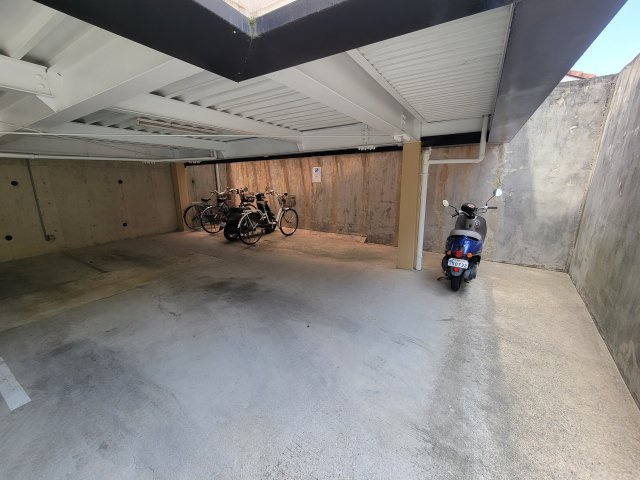 サングレード高槻の駐車場