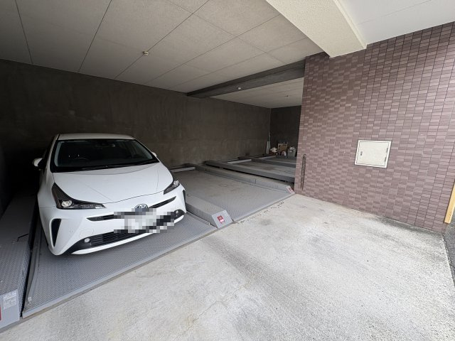 ワインウェルの駐車場