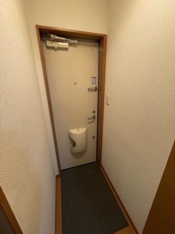ファミールさかえの玄関
