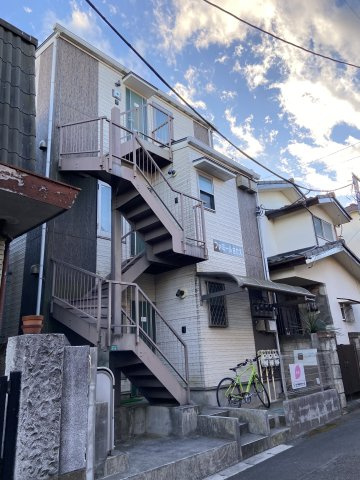 ファミールさかえの外観