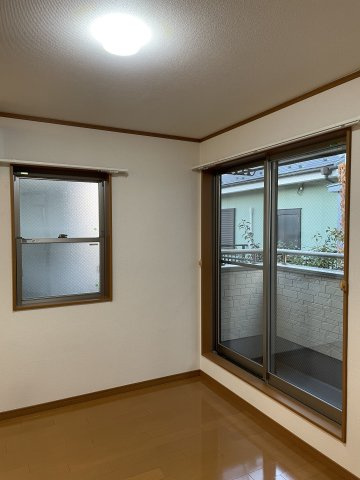 ファミールさかえの居間・リビング