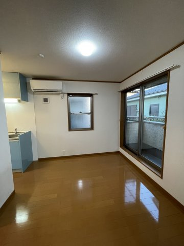 ファミールさかえの居間・リビング