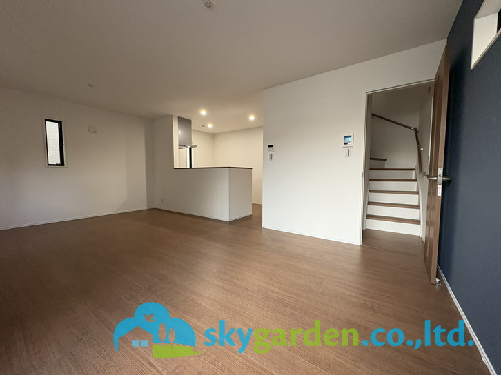 鎌倉市腰越4丁目4期　新築戸建　全3棟3号棟の居間・リビング