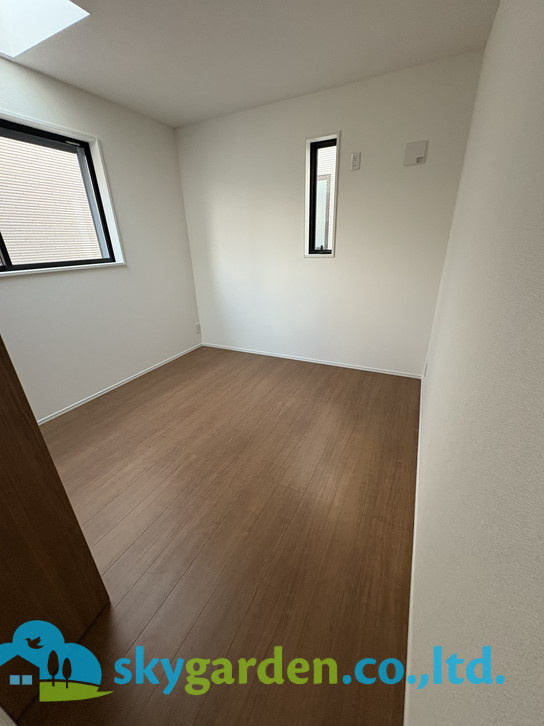 鎌倉市腰越4丁目4期　新築戸建　全3棟3号棟の洋室