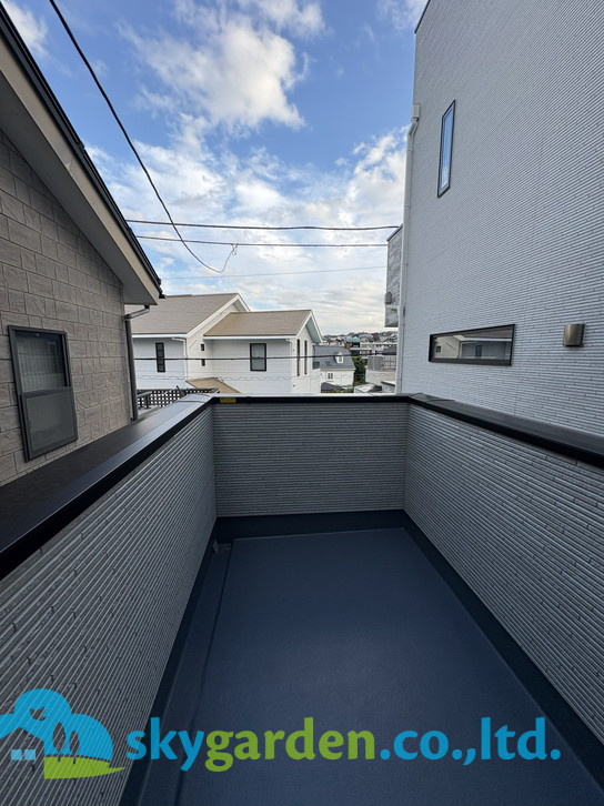 鎌倉市腰越4丁目4期　新築戸建　全3棟3号棟のバルコニー