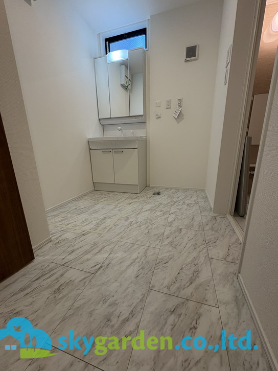 鎌倉市腰越4丁目4期　新築戸建　全3棟3号棟の脱衣所|広々脱衣所お