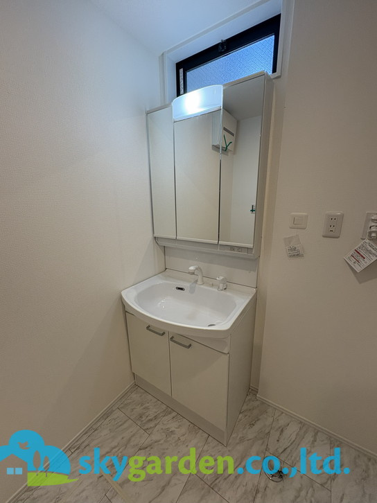 鎌倉市腰越4丁目4期　新築戸建　全3棟3号棟の独立洗面台