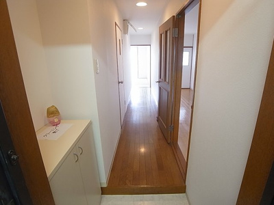 【玄関】 | グランディアミアモーレ鈴蘭台 | 玄関から綺麗、靴箱も有ります