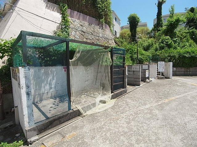 グランディアミアモーレ鈴蘭台のその他共用部分|敷地内ゴミステーション