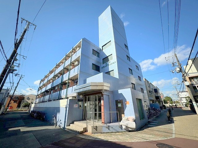 土井グランドマンションの外観