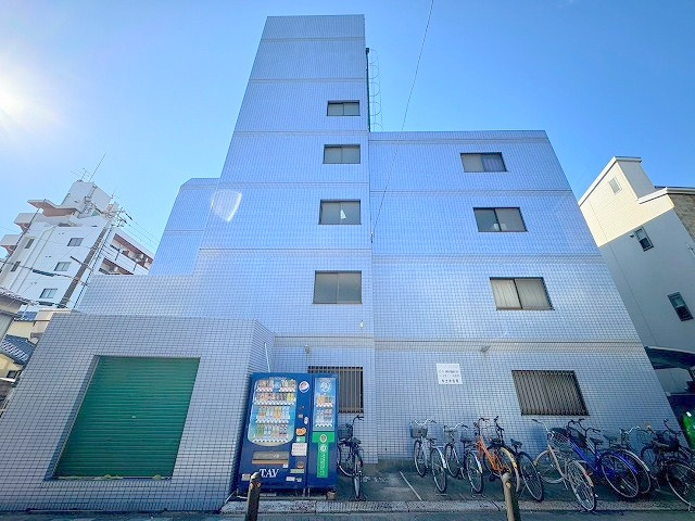 土井グランドマンションの外観