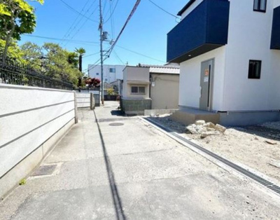 【前面道路含む現地写真】 | 豊中市利倉2丁目新築戸建