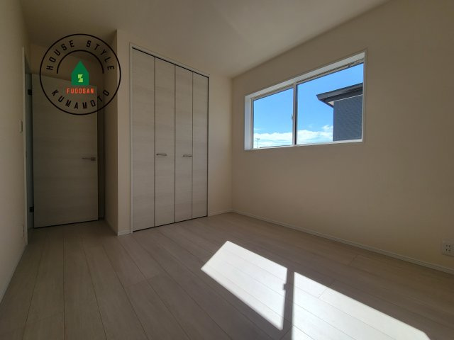 熊本市南区並建町第2-2棟（1号棟）の子供部屋|採光良好な洋室は全居室、複層ガラスの遮熱効果と断熱効果で、一年中快適に過ごせます。