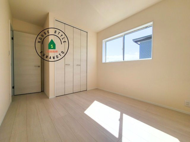 熊本市南区並建町第2-2棟（1号棟）の子供部屋|採光良好な洋室は全居室、複層ガラスの遮熱効果と断熱効果で、一年中快適に過ごせます。