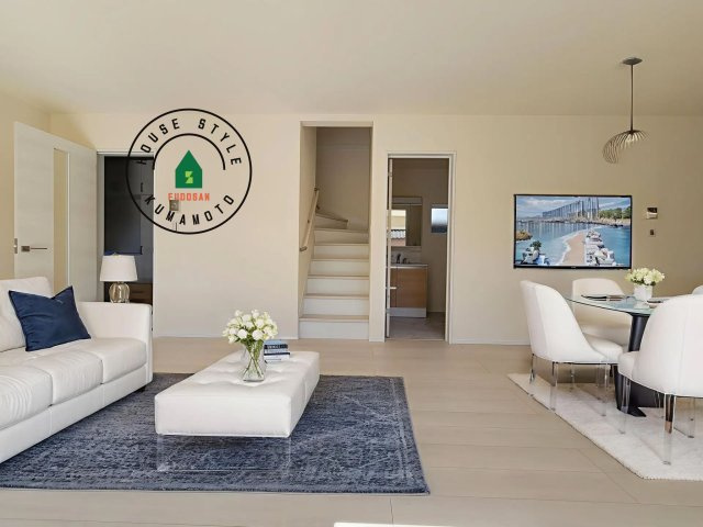 熊本市南区並建町第2-2棟（1号棟）の居間・リビング|明るく開放的なリビングダイニングは豊かな陽光が注ぎ込み、やすらぎの空間を演出してくれます。ご家族で楽しいひとときをお過ごし下さい。※家具はCGを合成したものです。