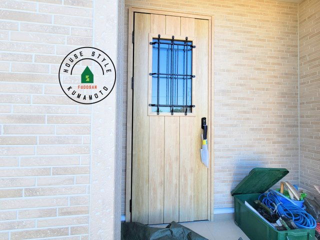 熊本市南区並建町第2-2棟（1号棟）の玄関|おでかけの時も帰った時も、「我が家」を最初に感じでもらえる素敵な空間に。