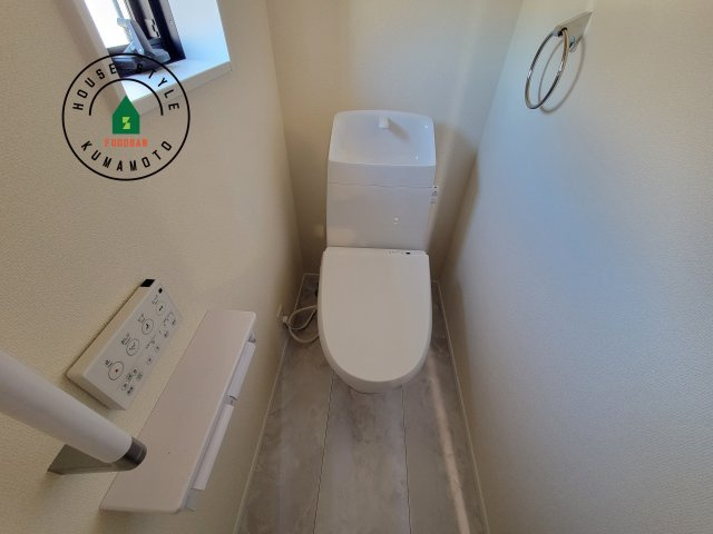 熊本市南区並建町第2-2棟（2号棟）のトイレ|温水洗浄便座を完備しております。2ヶ所にトイレがあるのは朝の慌ただしい時間も安心です。