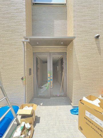 ウェルスクエア茨木駅前のエントランス