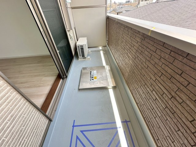 ウェルスクエア茨木駅前のバルコニー