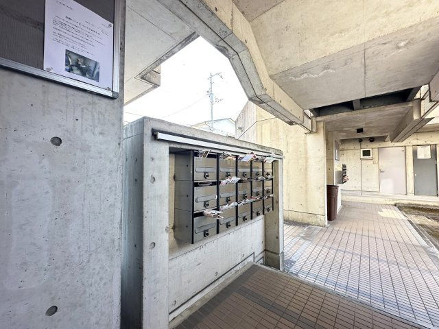 EXT B棟のエントランス