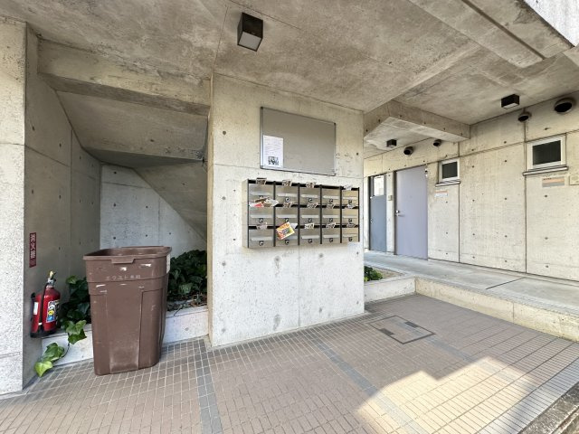 EXT B棟のエントランス