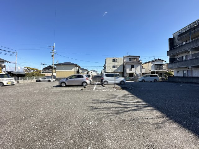 EXT B棟の駐車場