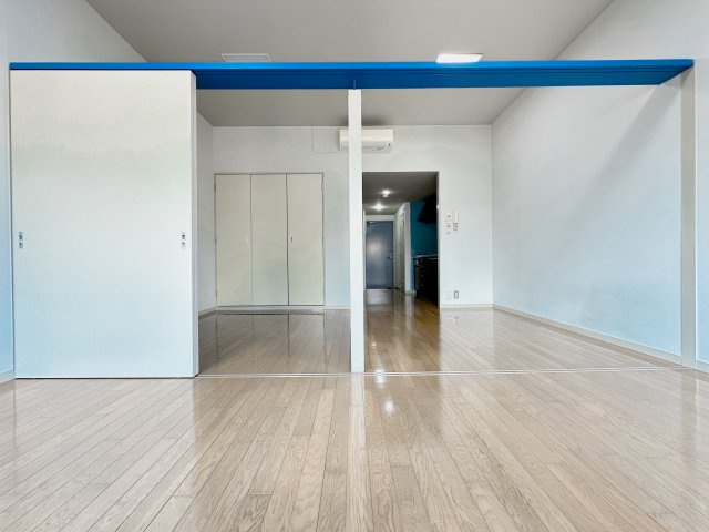 EXT B棟の居間・リビング