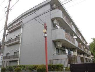 【外観】 | 鉄筋コンクリート造のがっちりとした建物。