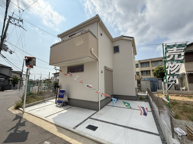 大美野5期1号棟の前面道路含む現地写真