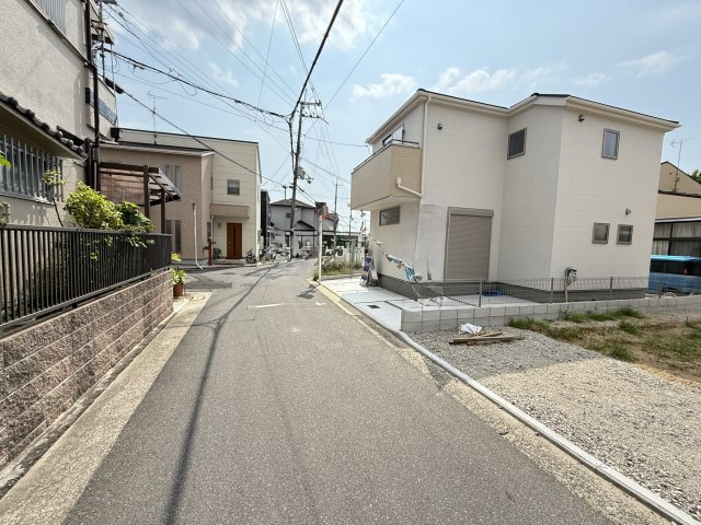 大美野5期1号棟の前面道路含む現地写真