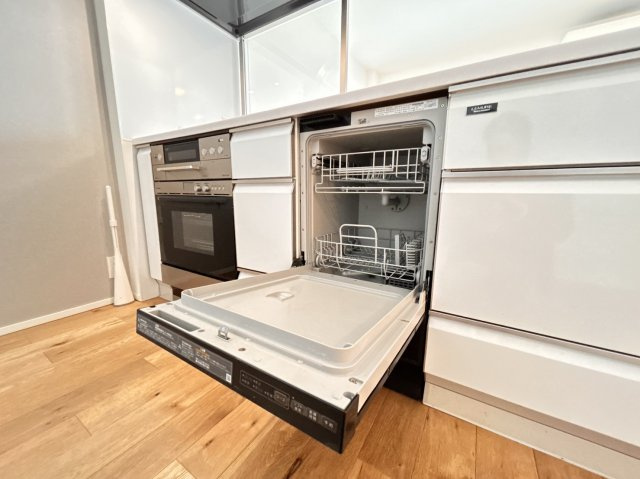 六甲ヒルズ篠原台のキッチン|食器洗い乾燥機完備で家事時短には必須ですね♪