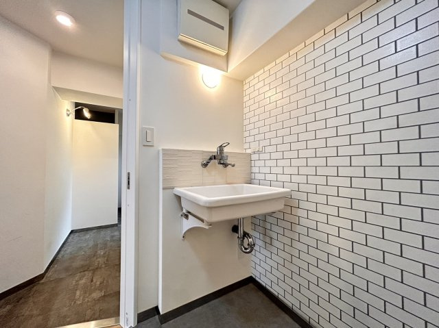 六甲ヒルズ篠原台の独立洗面台|洗面台はシンプルに♪