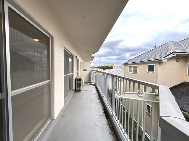 六甲ヒルズ篠原台のバルコニー|バルコニー面積10.49㎡。南面バルコニーで日当たり良好です♪