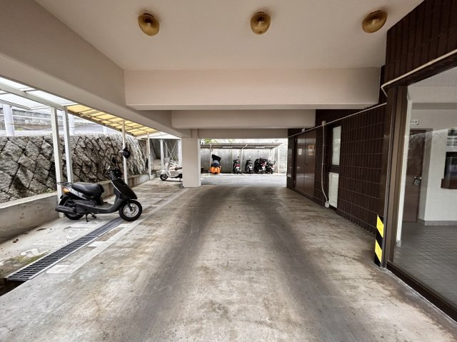 六甲ヒルズ篠原台の駐車場