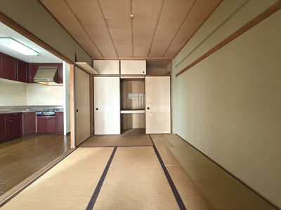 【和室】 | ファミリープラザ泉北光明池C棟 | 和室です。押し入れもございます。