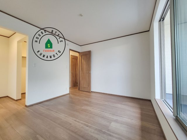 熊本市東区月出7丁目第1-5棟（A号棟）の寝室|主寝室には収納力に優れたクローゼットがありますので、お部屋もすっきり片付きます。