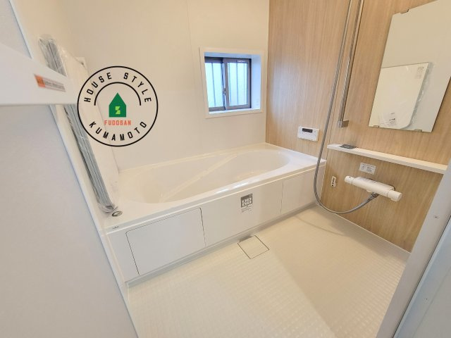 熊本市東区月出7丁目第1-5棟（B号棟）の浴室|1日の疲れを癒してくれる広々バスルーム。雨の日のお洗濯にも大活躍な浴室乾燥機付です！