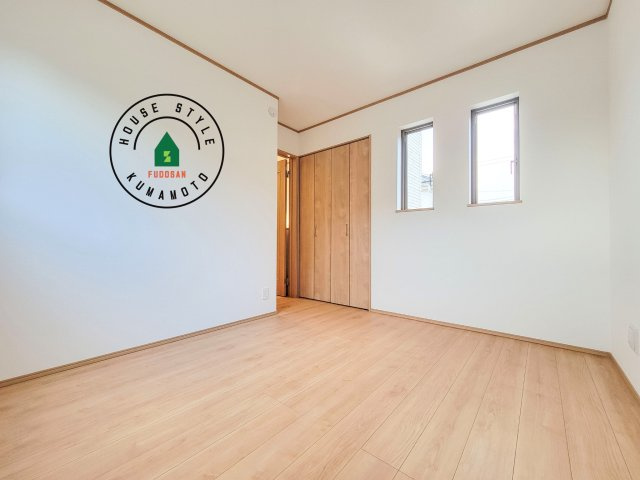 熊本市東区月出7丁目第1-5棟（B号棟）の子供部屋|穏やかな光が差し込む室内には、穏やかな時間が流れます。