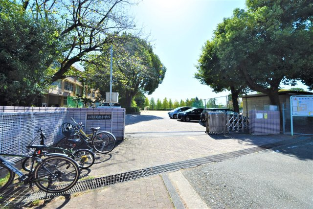 熊本市東区月出7丁目第1-5棟（B号棟）の周辺|月出小学校