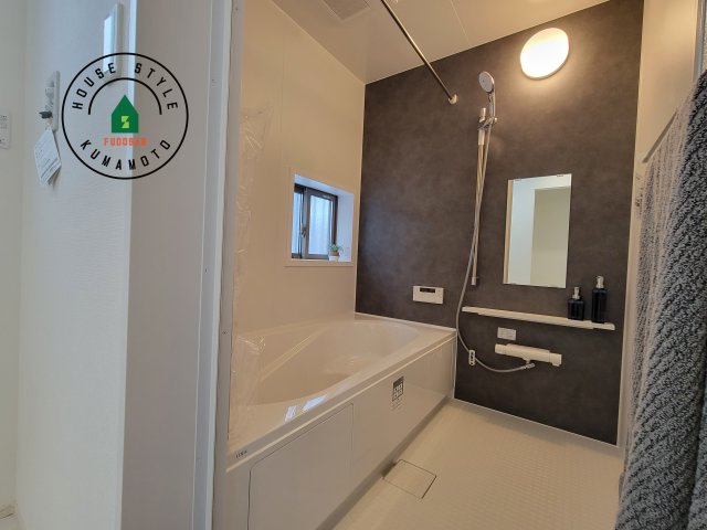 熊本市東区月出7丁目第1-5棟（C号棟）の内観：施工例|1日の疲れを癒してくれる広々バスルーム。雨の日のお洗濯にも大活躍な浴室乾燥機付です！