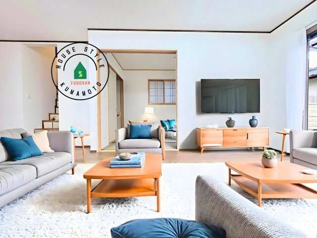 熊本市東区月出7丁目第1-5棟（D号棟）の居間・リビング|キッチンからリビングをしっかり確認できます。家族の笑顔があふれる空間になりそうですね。※家具はCGを合成したものです。