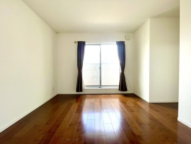 日進市浅田町上小深田戸建の洋室|2階洋室：約7.7帖
