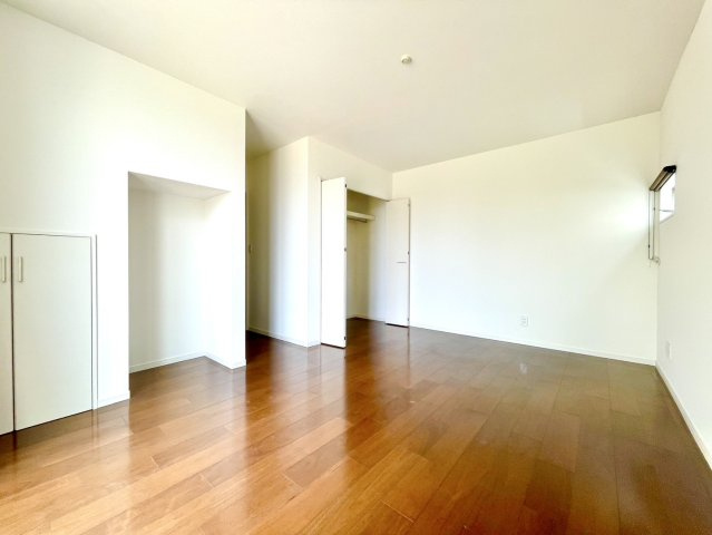 日進市浅田町上小深田戸建の洋室|1階洋室：約10.2帖