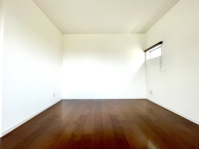 日進市浅田町上小深田戸建の洋室|2階洋室：約7.7帖