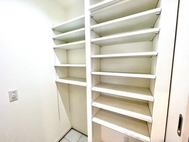 日進市浅田町上小深田戸建の収納|玄関　SIC