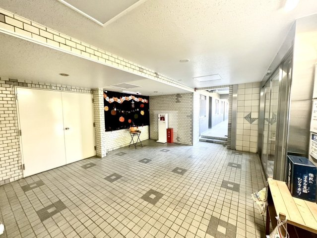 森林公園パークマンションのエントランス