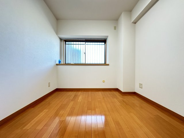 Ｒａｆｆｉｎｅの洋室
