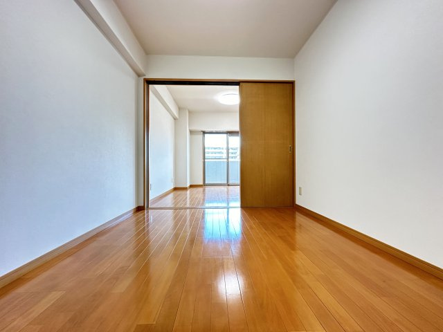 Ｒａｆｆｉｎｅの洋室