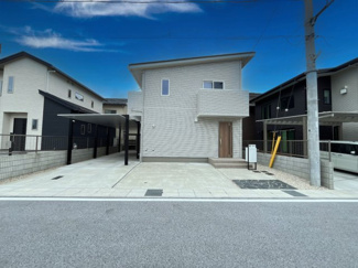 【外観】 | 彦根市南川瀬町 築浅一条工務店施工の家 | 閑静な住宅地に外壁全面タイル貼りの一条工務店施工の築浅物件がございます！